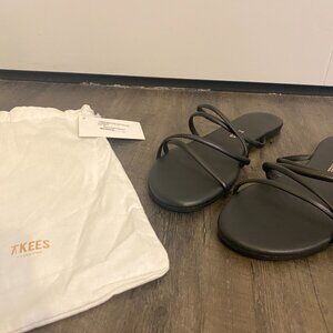 [NWT!] TKEES Women's Sloan Slides in black